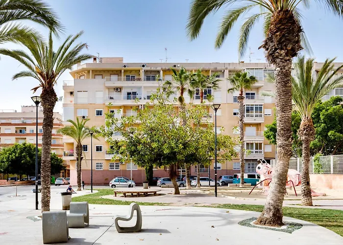 Gemuetliche 800 Meter Von Del Cura Entfernt * トレビエハ